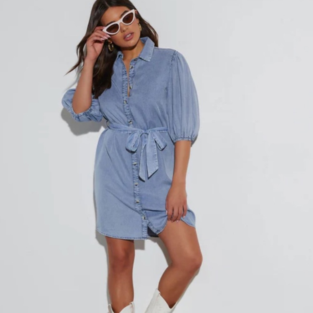 Vici dress NWT